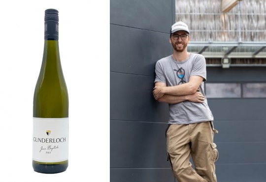 Weingut Gunderloch pr&auml;sentiert Weinflasche Riesling Kabinett