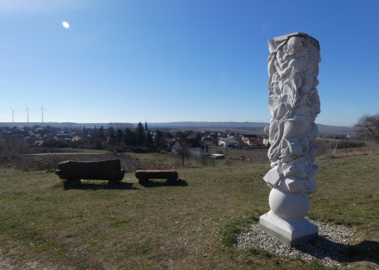Evolutionss&auml;ule Dorn-D&uuml;rkheim mit Rastplatz &copy; TSC Rhein-Selz