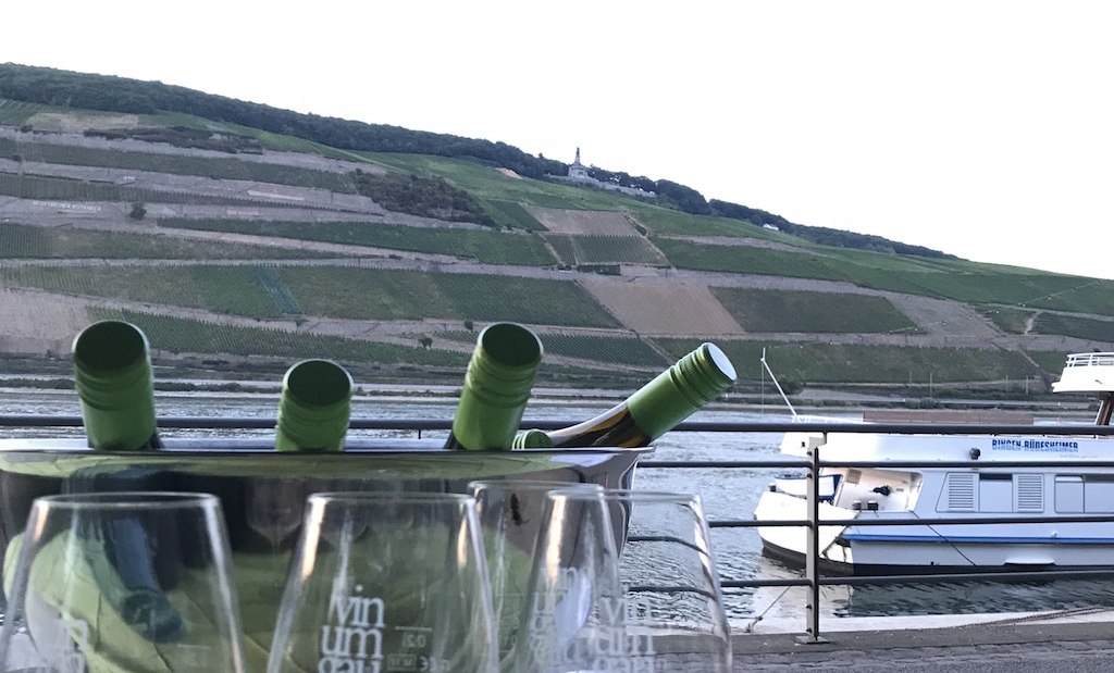 Hemmes_Gläser und Flaschen, © Hemmes