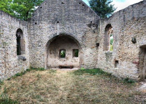 Kirchenruine in Alsheim