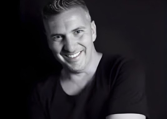 Luciano &copy; Luciano