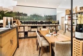 Weinzuhause Vinothek &copy; Carsten Costard