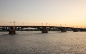 Theodor-Heuss-Br&uuml;cke abends &copy; mainzplus CITYMARKETING GmbH/FotoFarmer