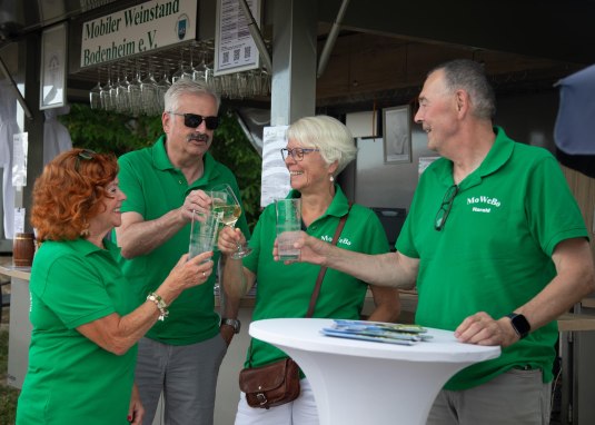 Gl&uuml;hweinausschank am Turm &copy; Ortsgemeinde Bodenheim