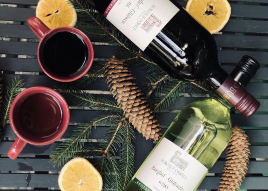 Weingut Burghof Oswald Gl&uuml;hwein