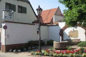 Alter Dorfbrunnen Ortsteil Kriegsheim, &copy; VG Monsheim, Fotograf M.R&ouml;hrenbeck