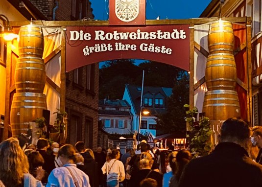 80 Jahre Rotweinfest &copy; Nadja Gl&auml;ssel-Roucka
