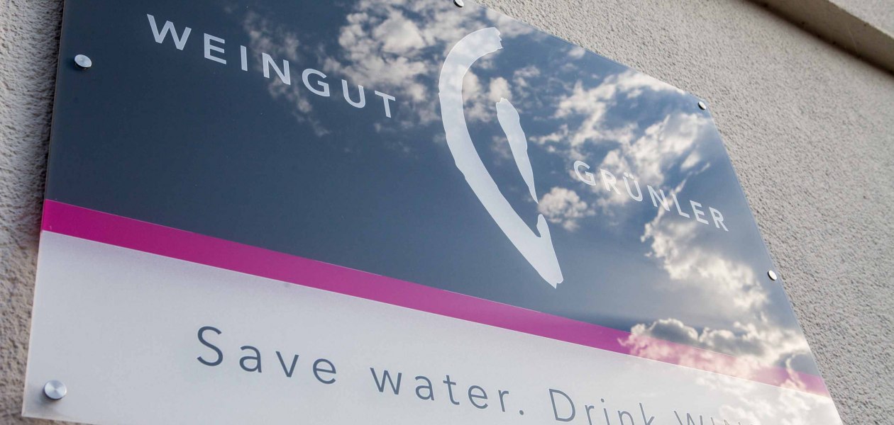 Weingut Grünler_Schild, © Weingut Grünler