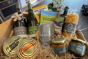 Leckeres aus und zum Wein &copy; Weingut Schlo&szlig;gartenhof