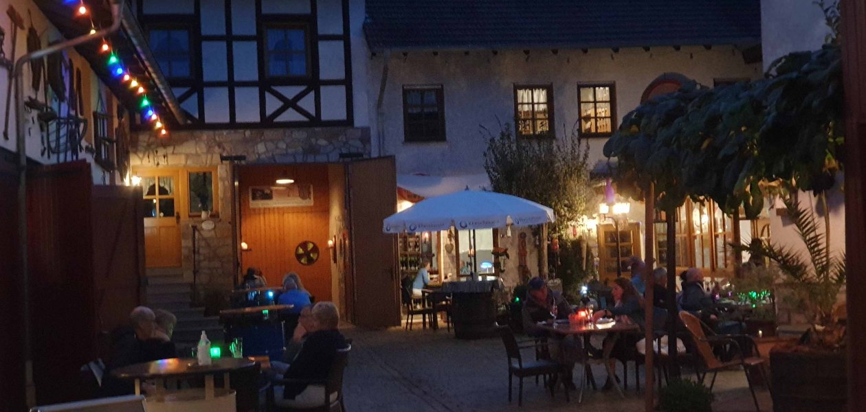 &copy; Weingut Ullmer