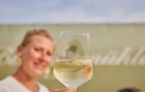 Nieder-Olmer _Wochenmarkt &copy; Weingut Bischofsm&uuml;hle