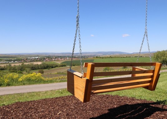 Wingertsschaukel Welgesheim &copy; Tourist Info VG SG