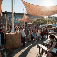 Sonnensegel auf dem Mainzer WeinUfer &copy; Maximilian Klapdar_mainzplus CITYMARKETING