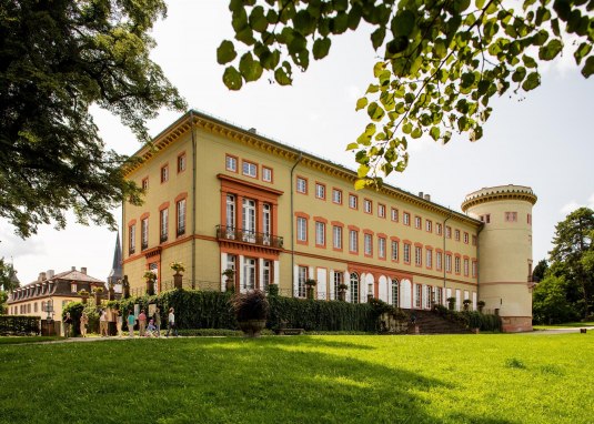 Schloss Herrnsheim parkseits &copy; Bernward Bertram
