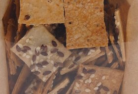 Pinot-Cracker-Detail