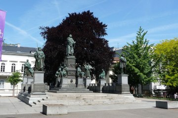 Luther monument to Worms, &copy; Immanuel Giel