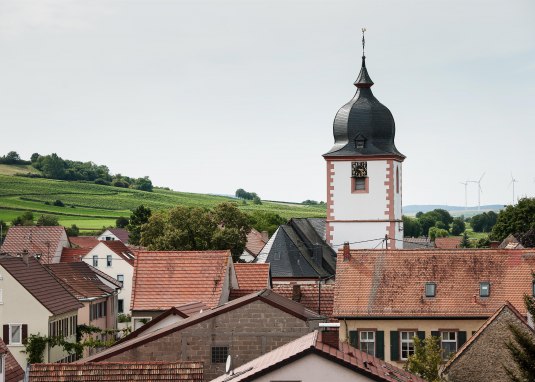Wachenheim Blick auf Kirche &copy; VG Monsheim, Fotograf Carsten Costard