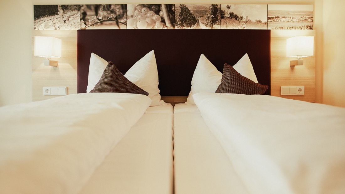 Meyerhof_Zimmer Bett, &copy; Peter Bender