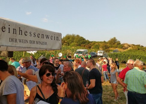 Weinprobe zur Selzer Kerb in den Weinbergen, © Frank Hamm