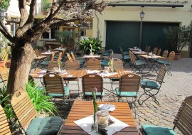 Innenhof Altes Weingut Moebus