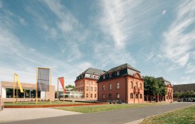 Landtagvon der Seite