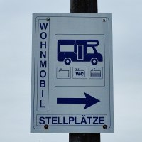 Hinweisschild Reisemobilstellplatz