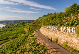 Wandern am Roten Hang &copy; Dominik Ketz