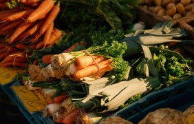 Mainzer Wochenmarkt Gem&uuml;se &copy; mainzplus CITYMARKETING GmbH_Dominik Ketz