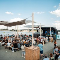 B&uuml;hne auf dem Mainzer WeinUfer &copy; Maximilian Klapdar_mainzplus CITYMARKETING