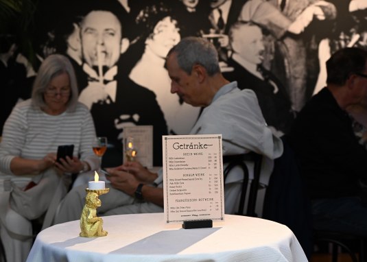 Ap&eacute;ro - Kabarett zur blauen Stunde &copy; Deutsches_Kabarettarchiv