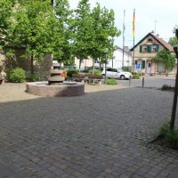 Leininger Schloss Brunnen2