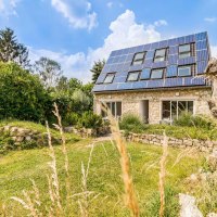 Blick vom Garten auf das Gartenhaus