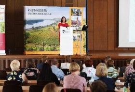 Tourismustag Rheinhessen 2019. Vortrag - Tourismus in Rheinland-Pfalz - Chancen f&uuml;r den Wirtschaftsstandort. Daniela Schmitt. Staatssekret&auml;rin im Ministerium f&uuml;r Wirtschaft, Verkehr, Landwirtschaft und Weinbau des Landes Rheinland-Pfalz &copy; Carsten Costard