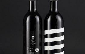 Red dot L&uuml;ll &copy; Schlossgut L&uuml;ll
