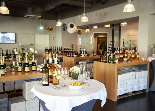 Vinothek & Weinladen Kaisergarten &copy; Ullrich Knapp