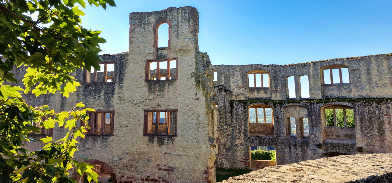 Landskron castle ruins, &copy; CC0 4.0 Katja Zentel