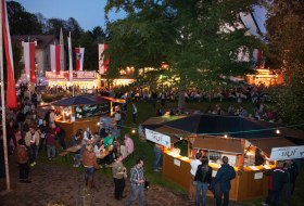 Rotweinfest von oben