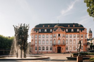 Schillerplatz am Institut Fran&ccedil;ais