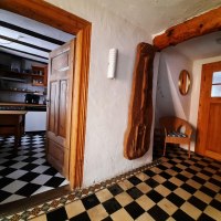 Küche und Flur © Galerie unterm Maulbeerbaum