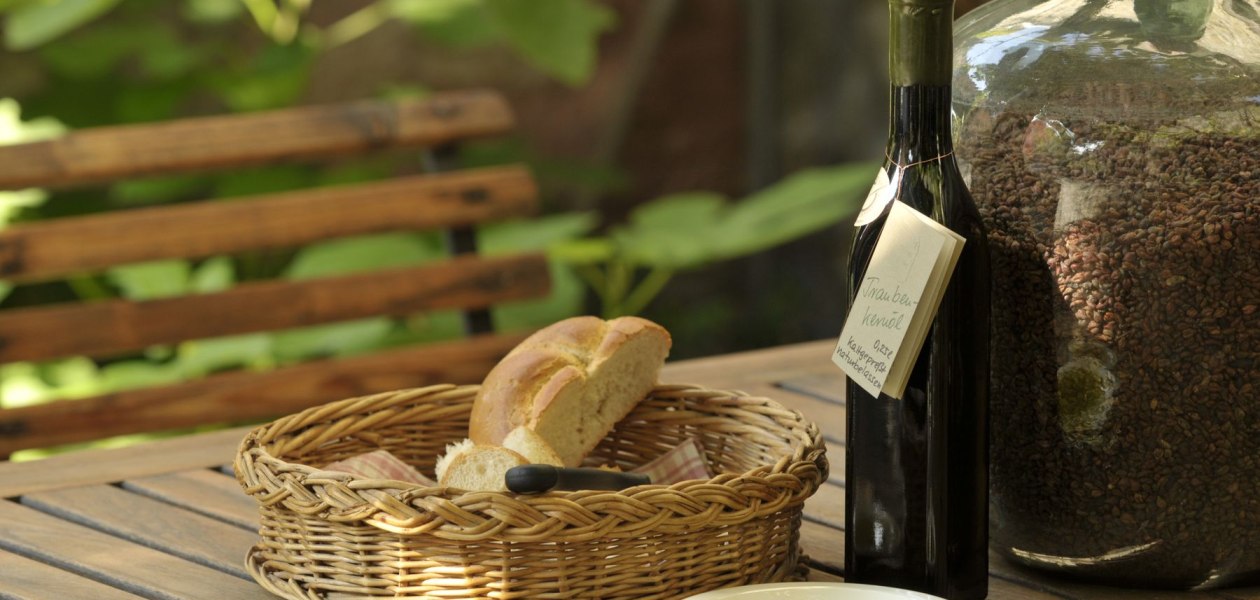 Weingut D&auml;twyl_Traubenkernoel, &copy; Weingut D&auml;twyl