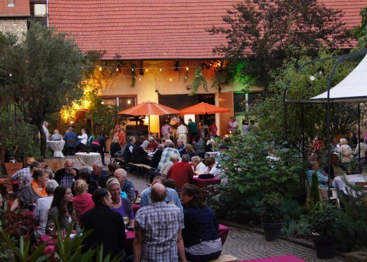 Weingut D&auml;twyl Hoffest &copy; Lukas Dettweiler
