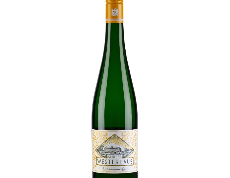 2Flasche_SW, &copy; Weingut Schlo&szlig; Westerhaus