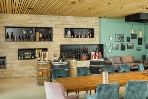 Vinothek Weingut Braunewell Innen, &copy; Carsten Costard