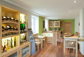 Vinothek Kirchberg-Hof &copy; Ulltich Knapp