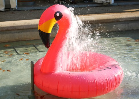 mainzer-weinmarkt-flamingo-brunnen