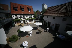 Weingutshof, &copy; Gerd Braun