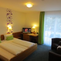 Doppelzimmer mit Balkon &copy; Schmitz