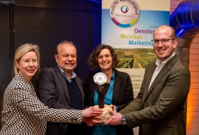 v.l.n.r. Dr. Nora Mehnen, Hochschule Geisenheim University, Dr. Keith Ulrich, Fair and Green e.V., Prof. Ilona Leyer, HGU, und Florian Reinert, Fair and Green &copy; Torsten Silz