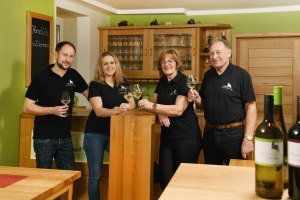 Familie Mees - Weingut Kirchberg-Hof