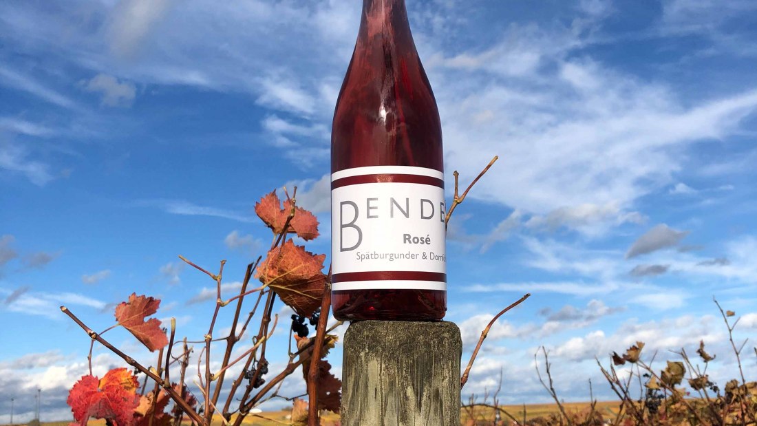 Weingut Bender_Weinflasche, &copy; Weingut Bender